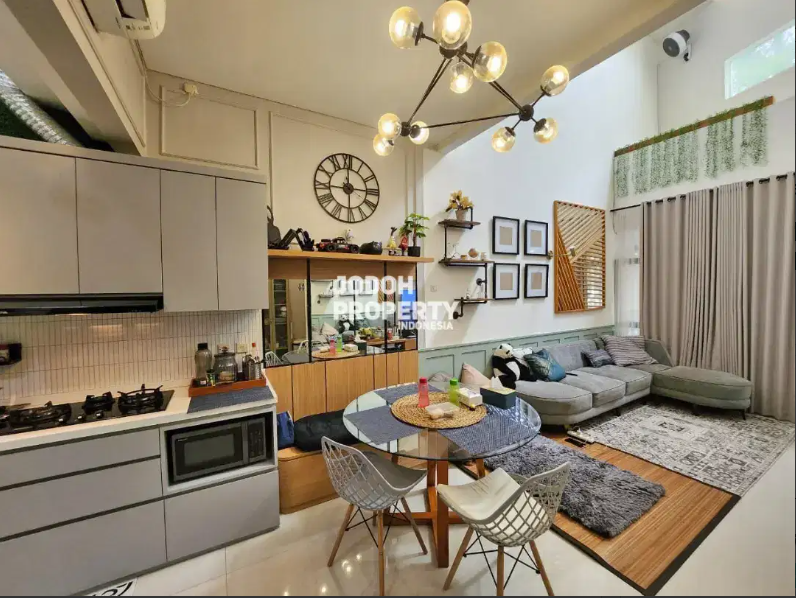 Jual Rumah Semi Furnished Di Rempoa Dekat MRT Lebak Bulus