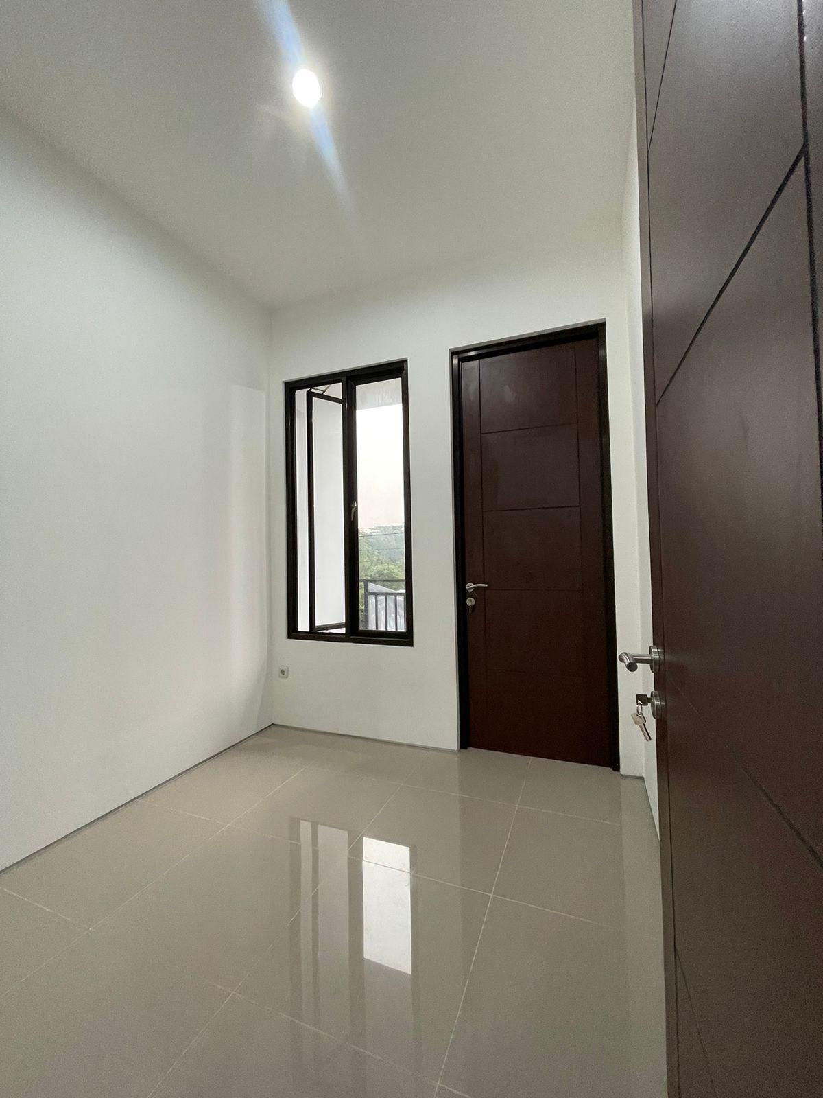 DIJUAL MURAH RUMAH 2 LANTAI DIPEMDA CIBINONG